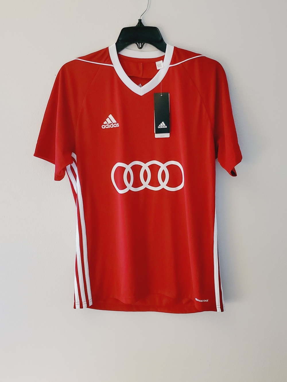 Adidas Women’s Red Short-Sleeve Athletic Jersey Size Medium